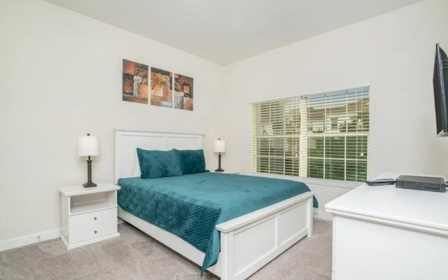 1566plunker 4 Bedroom Townhouse by RedAwning