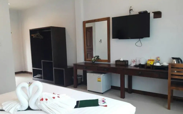 Nan Green Lake View Resort