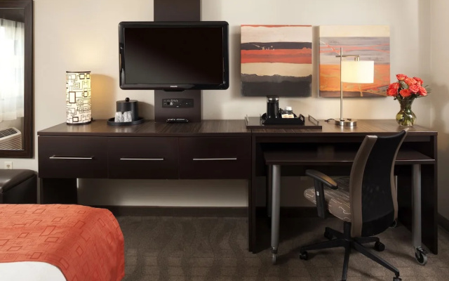 Newark Airport Hotel