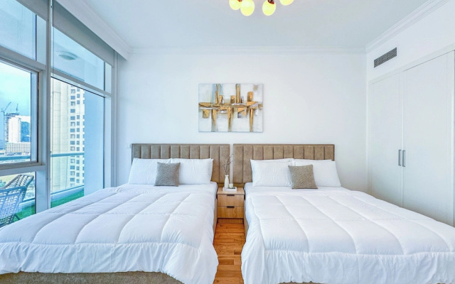 Opulent Flat with Beach & Canal View