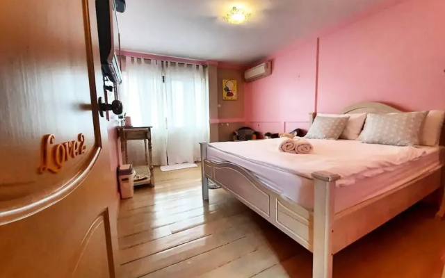 The Royal Chiangkhan Boutique Hotel
