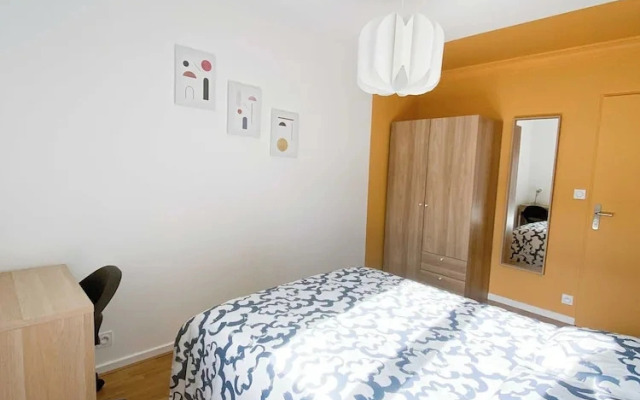 Private Room in Shared Apartment - Villeurbanne