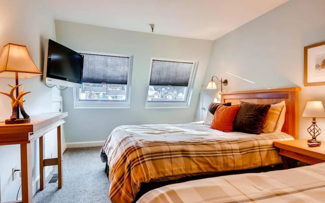 Fashion Coalition 402 by Park City Lodging