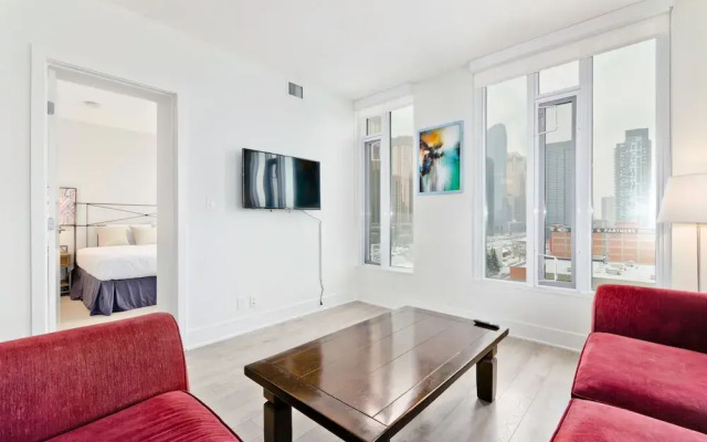 Suite Digs Mark on 10th