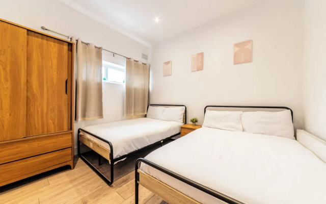 Central - Stay 4 - Parking - Wifi - Near Transport