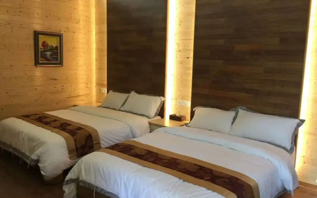 Lanrenyuanlin Hotspring Wooden House
