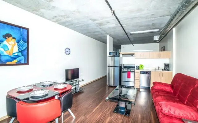 Hollywood Hoffman Apartment