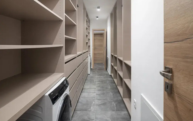 Penthouse Adela