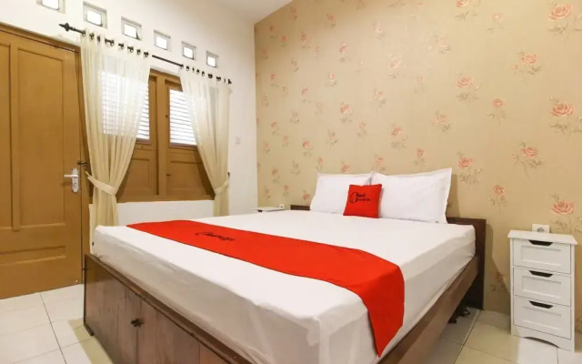 RedDoorz Near RS Sarjito Yogyakarta