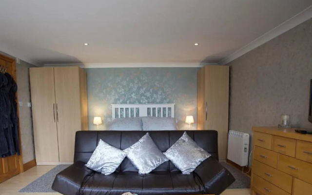 Highridge Apartment
