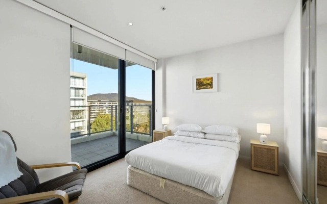 Charming 2BR Apartment Near Canberra's Attractions