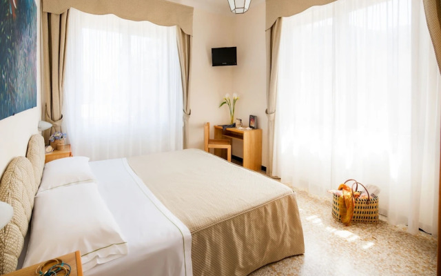 Hotel Golfo E Palme