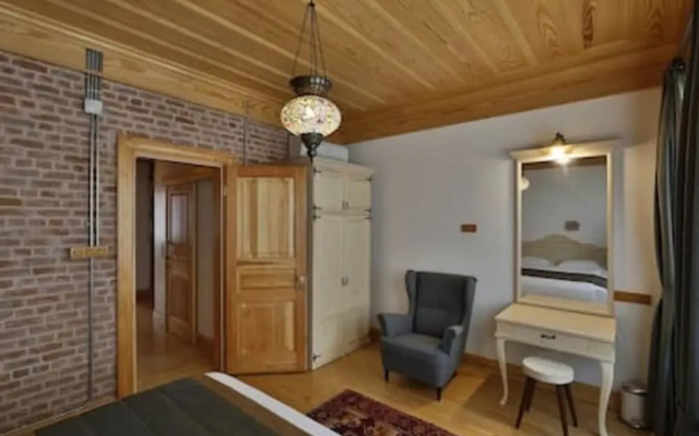 401 Old City Brand New Spacious With Balcony