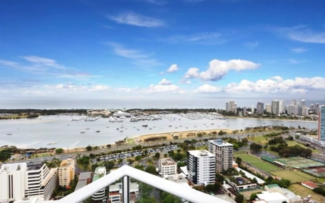 Panoramic Views at Sub Penthouse Apt
