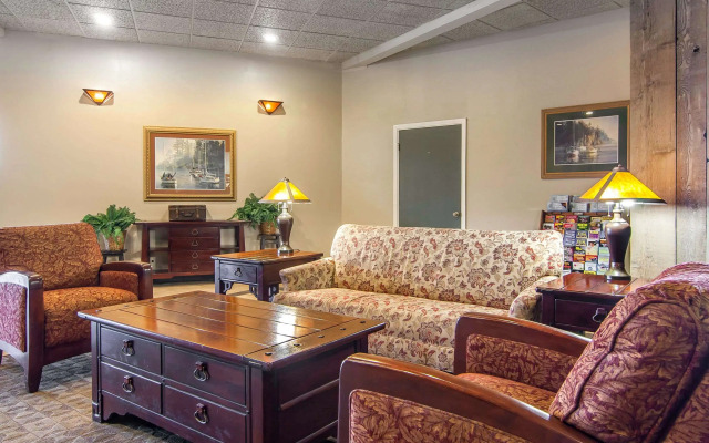 Quality Inn & Suites at Coos Bay