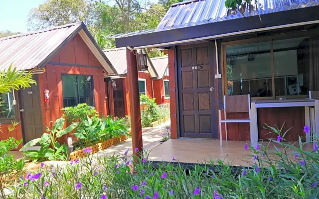 Phi Phi Long Beach Bungalow  Had Yao