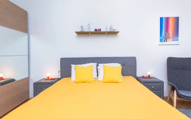 FM Luxury 1-BDR Apartment - Designer Business