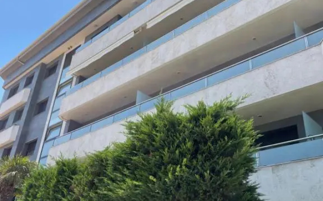 Fenals beach lux apartment with swimming pool