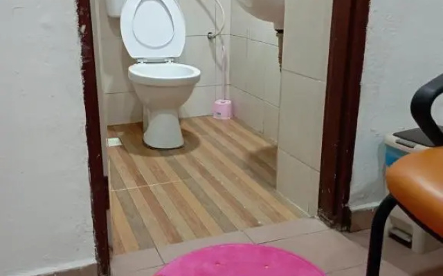Evonne Budget Hotel