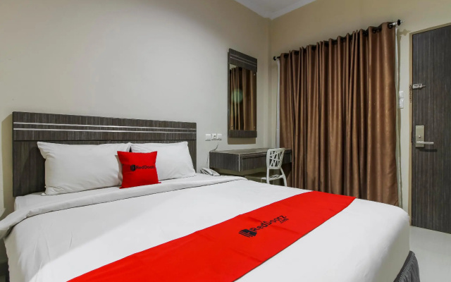 RedDoorz Plus Syariah @ Jalan Sriwijaya Medan