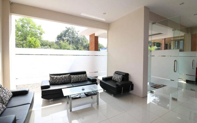 NIDA Rooms Tugu Railway Station