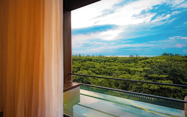 Ixuh Ocean Front 5 Ave Playa del Carmen