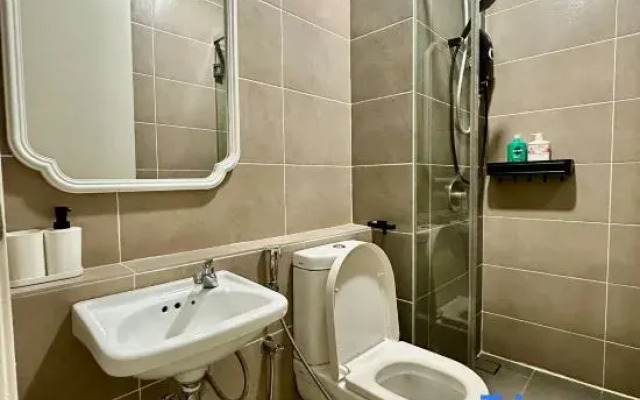 Rare D'Pristine 4 bedroom condo 13A-02A opposite Legoland