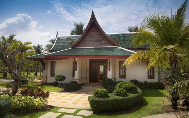 Отель Andaman Princess Resort & Spa вид на фасад
