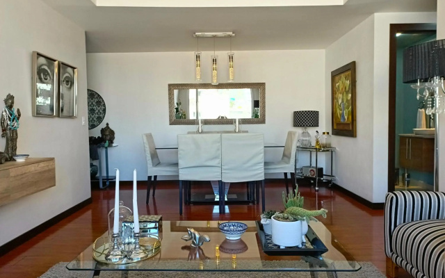 HOME apartment with Balcony - Queen Bed - 6th Floor