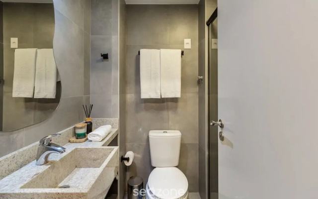 Luxury and Sophisticated Studio Apartment with Garage LBO203