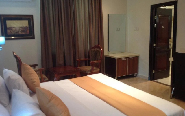 De Meros Hotel and Suites