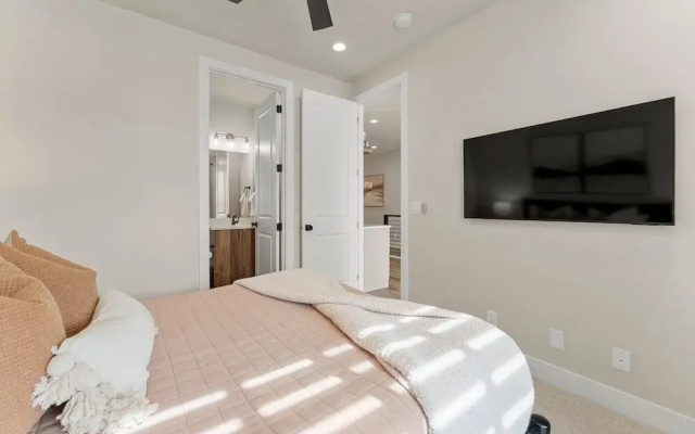 Starlight Sanctuary 4 Bedroom Townhouse