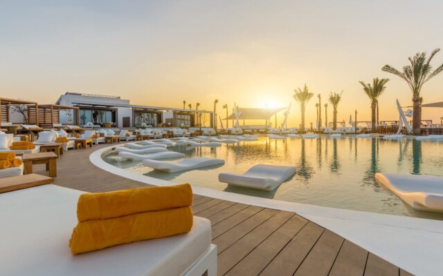 Nikki Beach Resort & Spa Dubai	 1