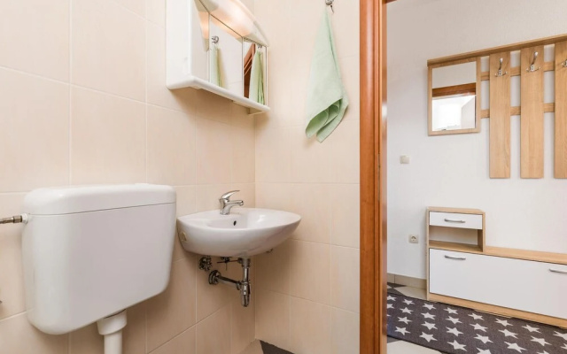 Nice Apartment in Rijeka With 2 Bedrooms and Wifi