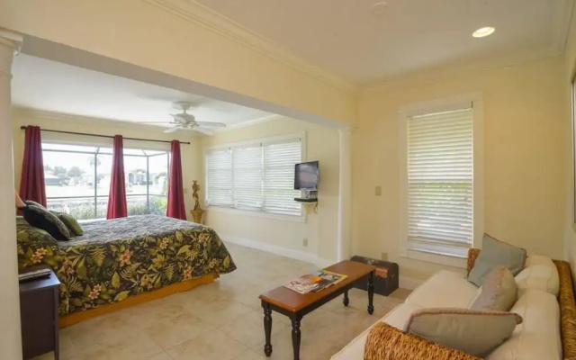 Spinnaker Dr Home
