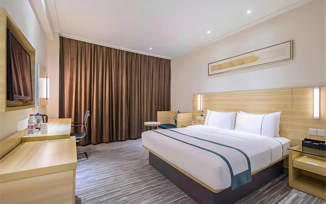 City Comfort Inn Hotel (Zhanjiang Huaduhui Dingsheng Square)