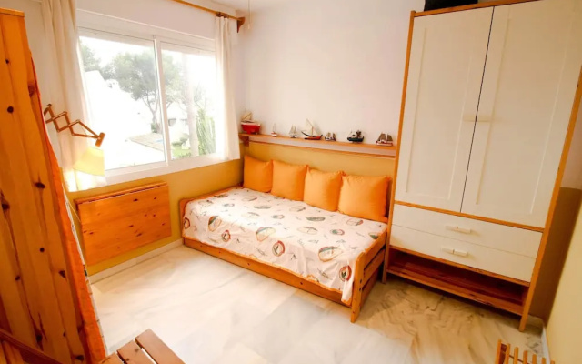 Suitur beachfront duplex with pool and sea views