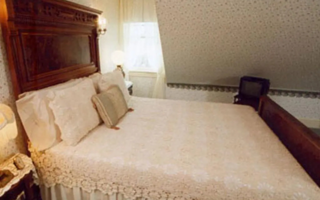 Captain Mey's Inn
