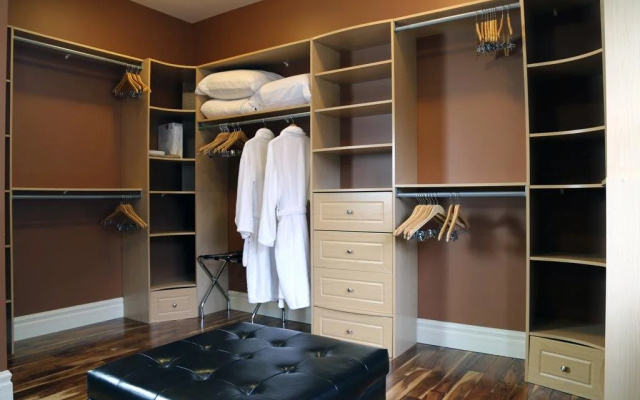 Worthington Place Luxury Accommodations