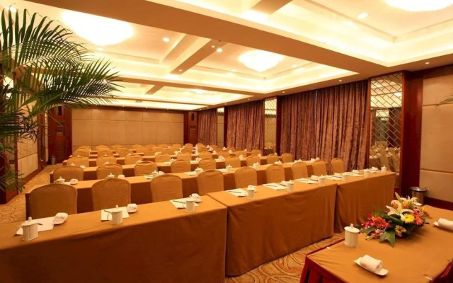 Huaxin Grand Hotel