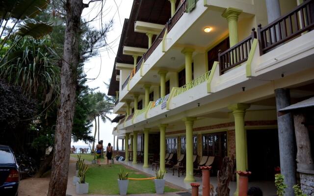 Отель Time N Tide Beach Resort Хиккадува вид на фасад