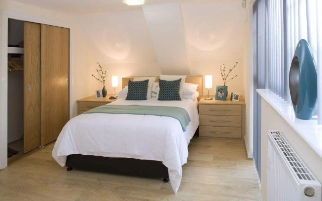 Cliddesden Place by House of Fisher
