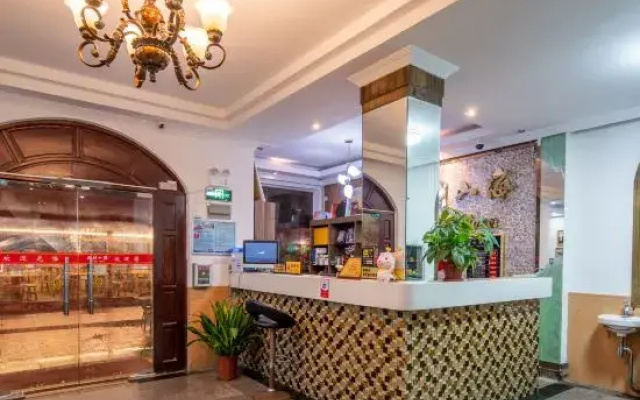 Huayue · Mingyue Mountain and Sea Chinese Inn (Shenzhen Guanhu Beach)
