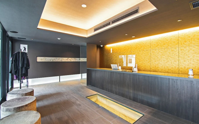 Hotel Ninja Black