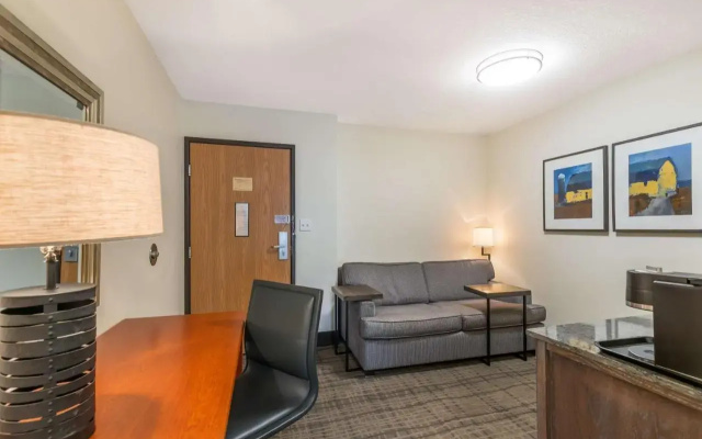 Best Western Plus University Park Inn & Suites