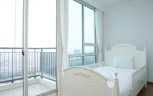 Big and Cozy 2BR Apartment at Ancol Mansion