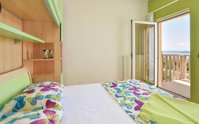 Nice Home in Seget Donji With Wifi and 12 Bedrooms
