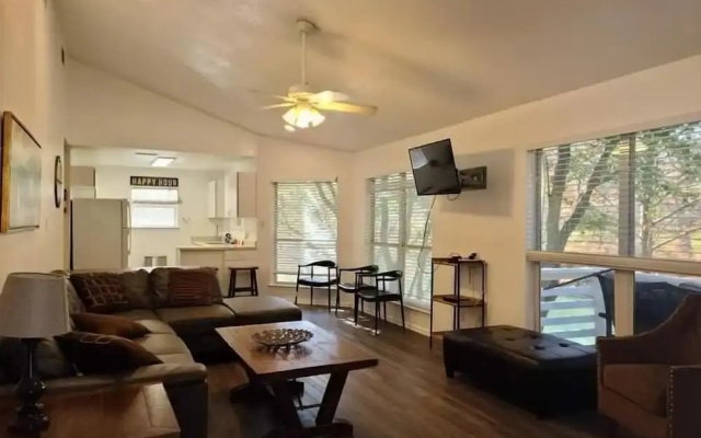Earth Haus Stunning Riverfront Home