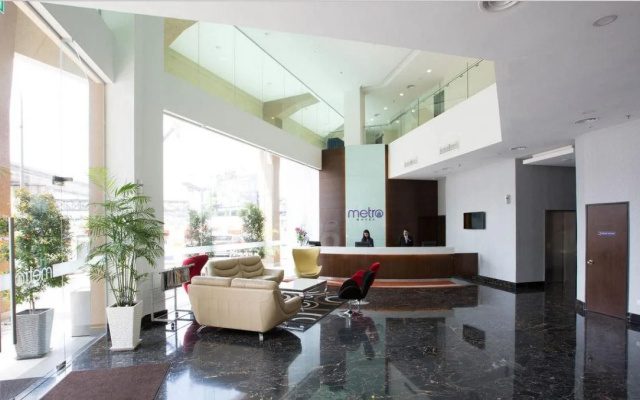 Metro Hotel