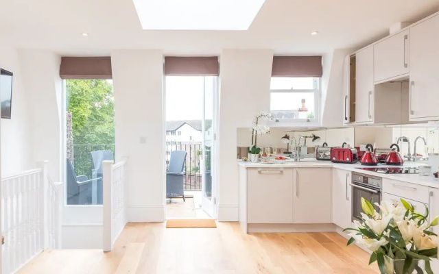 Pet-friendly Fulham Broadway Penthouse, Sw Balcony